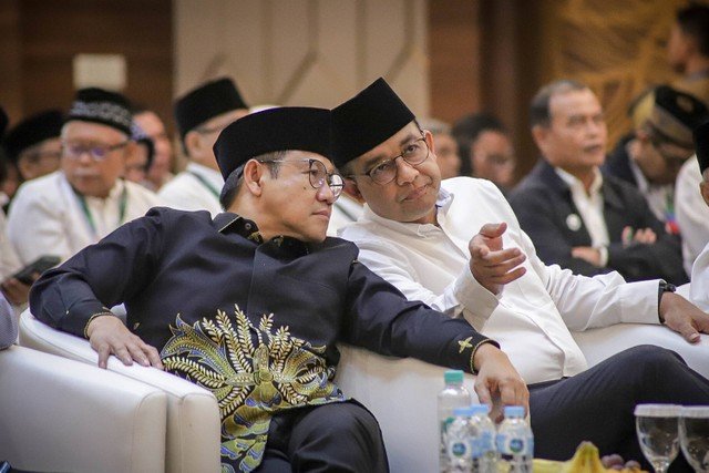 Paslon Capres-cawapres nomor urut 1, Anies Baswedan dan Muhaimin Iskandar alias Cak Imin, pada acara Deklarasi Dukungan Keluarga Besar HMI kepada Anies-Cak Imin, di Lippo Kuningan, Jakarta Selatan, Rabu (27/12/2023).
