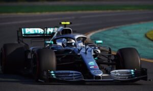 Pembalap Mercedes, Valtteri Bottas sukses meraih poin penuh di F1 Australia, Minggu (17/3/2019) usai mengalahkan rekan satu timnya, Lewis Hamilton Pembalap Mercedes, Valtteri Bottas sukses meraih poin penuh di F1 Australia, Minggu (17/3/2019) usai mengalahkan rekan satu timnya, Lewis Hamilton